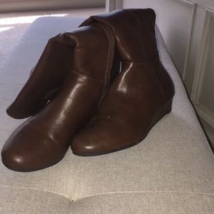 Size 7, high calf boots in Brown